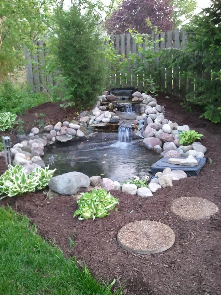 Expert lawn care service experts serving Joliet, IL - M & M Lawn Care Corporation