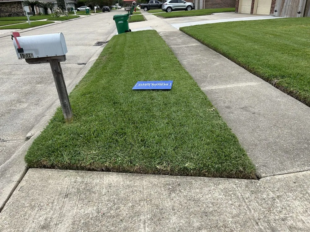 Custom outdoor landscaping in Laplace, LA by M & M Lawn Care Services