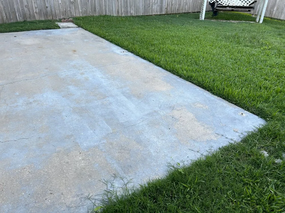 Custom lawn mowing service in Laplace, LA - M & M Lawn Care Services