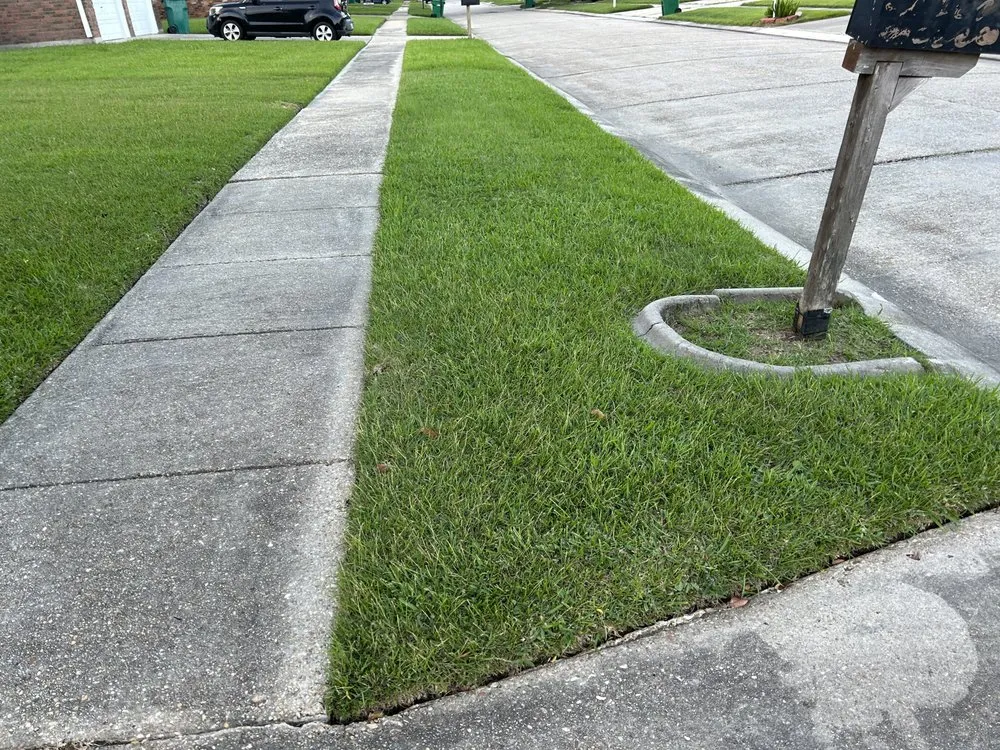 Professional garden landscaping experts serving Laplace, LA - M & M Lawn Care Services