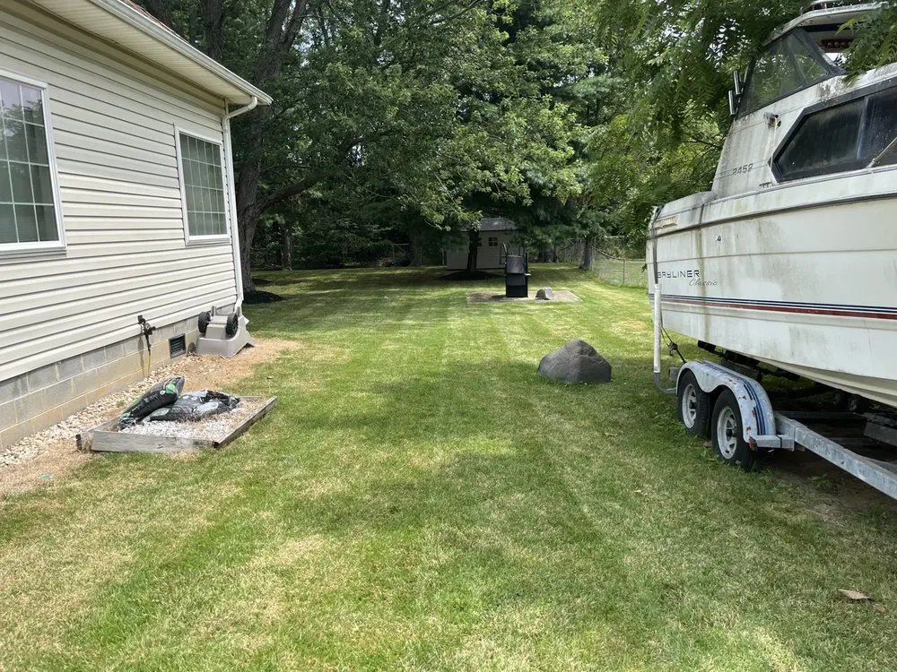 Local yard cleanup service in Clinton, MD by M & M Lawn Mowing