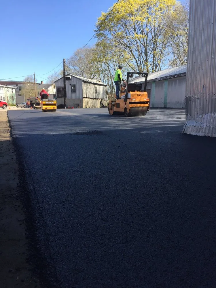 Affordable yard maintenance in Coventry, RI - M & M Paving and Landscaping