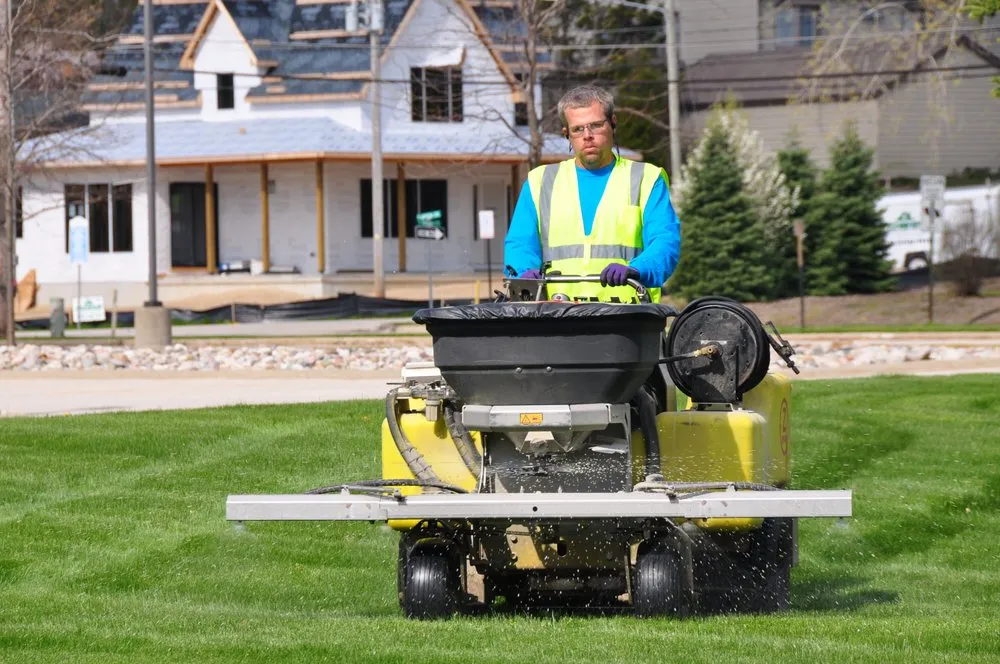 Local yard cleanup service experts serving Niles, MI - M A A C Property Services