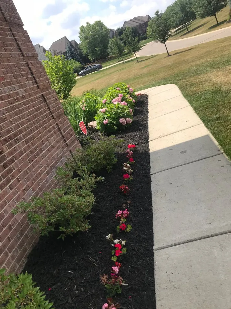 Custom outdoor landscaping in Toledo, OH - M And M Landscape Services