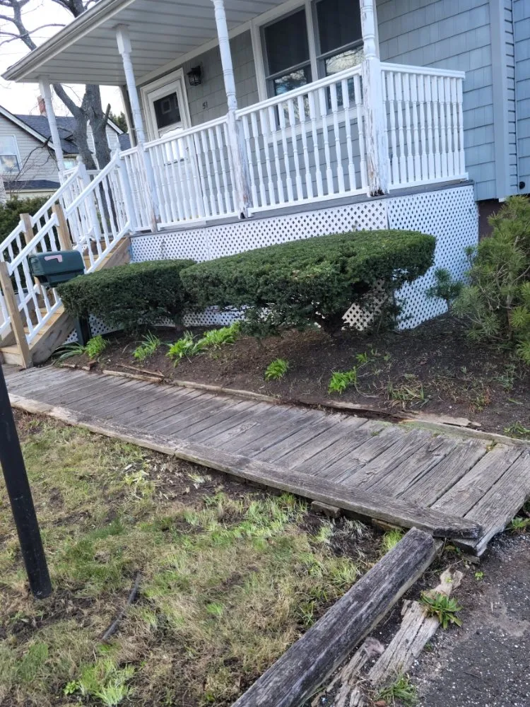 Custom landscape design experts serving Wyandanch, NY - M Canales Landscaping