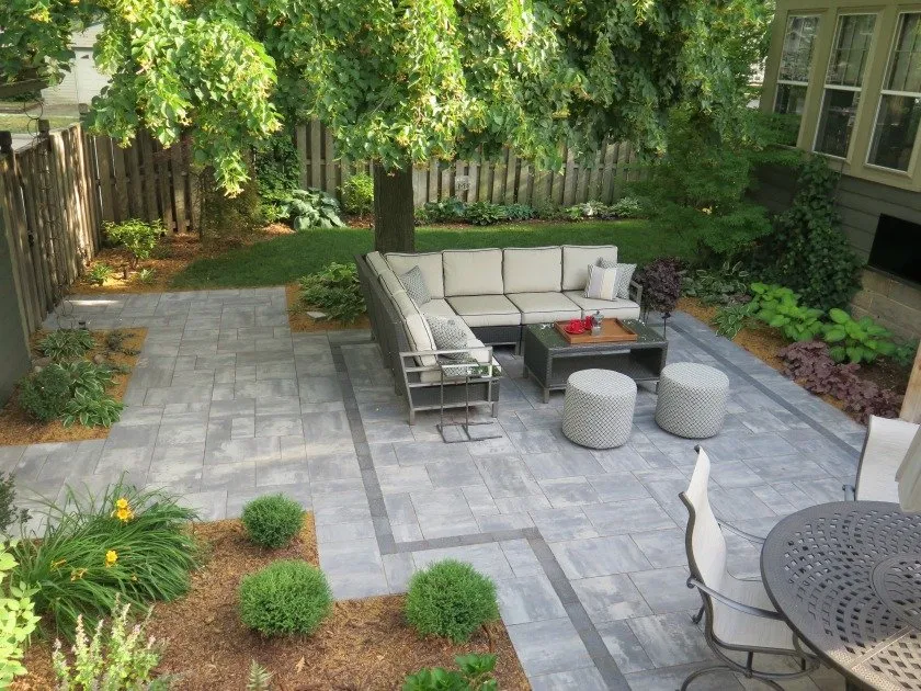 Local landscaping services experts serving Carol Stream, IL - M E Landscaping