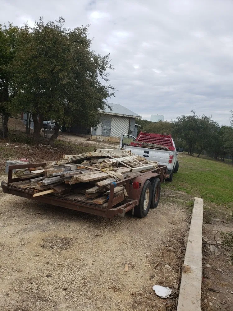 Local lawn care service experts serving Bandera, TX - M E T A