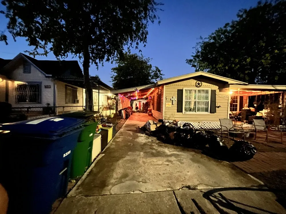 Custom outdoor landscaping in San Antonio, TX - Mì Familia Landscaping