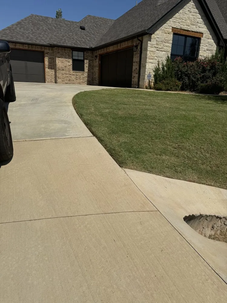 Expert yard cleanup service experts serving Oklahoma City, OK - M G Lawn and Landscaping Services