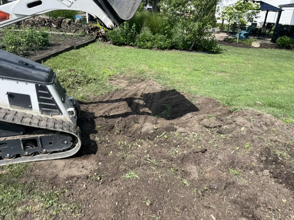 Top-rated garden landscaping for beautiful yards in Cuyahoga Falls, OH by M H Lawn Services