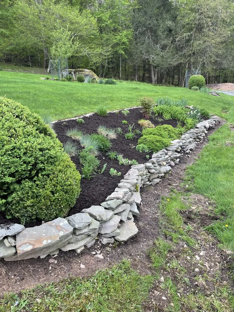 Custom yard cleanup service in Lakewood, PA - M. Hartman Landscaping