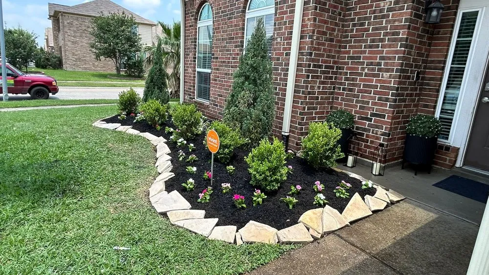 Professional outdoor landscaping in Katy, TX by M J Gardening