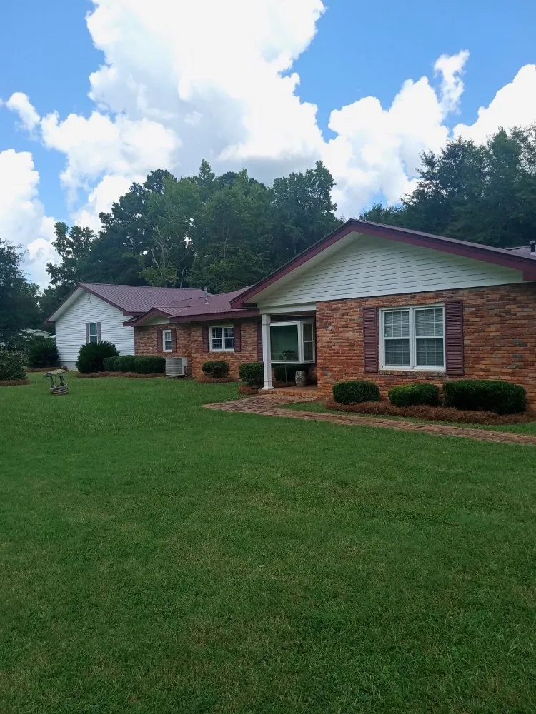 Reliable yard maintenance experts serving Sandersville, GA - M Johnson General Labor