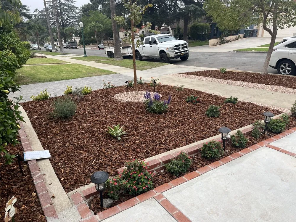 Reliable yard maintenance in Inglewood, CA by M. Rodriguez Landscape