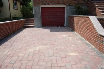 Local yard cleanup service experts serving Wantagh, NY - M Singh Enterprises