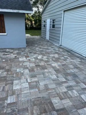 M Solid Construction Logo