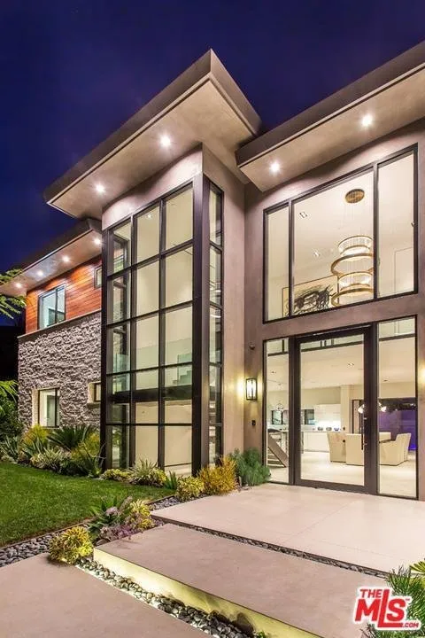 Trusted yard maintenance for beautiful yards in Los Angeles, CA by M Squared Landscapes