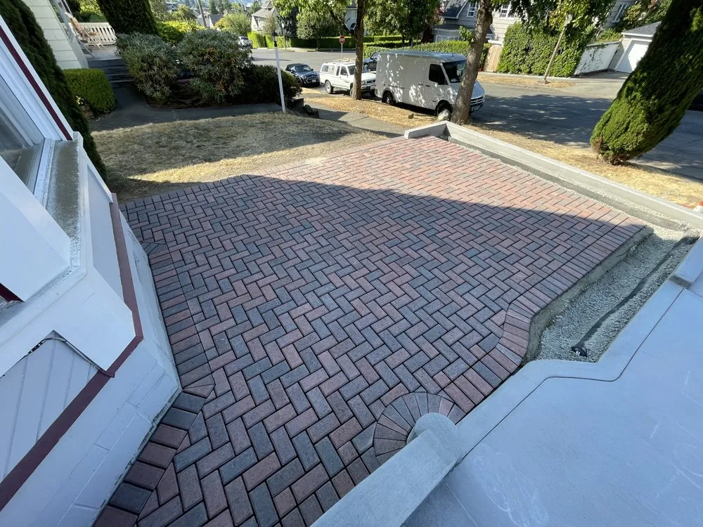 Top-rated outdoor landscaping for beautiful yards in Rochester, WA by M Turf