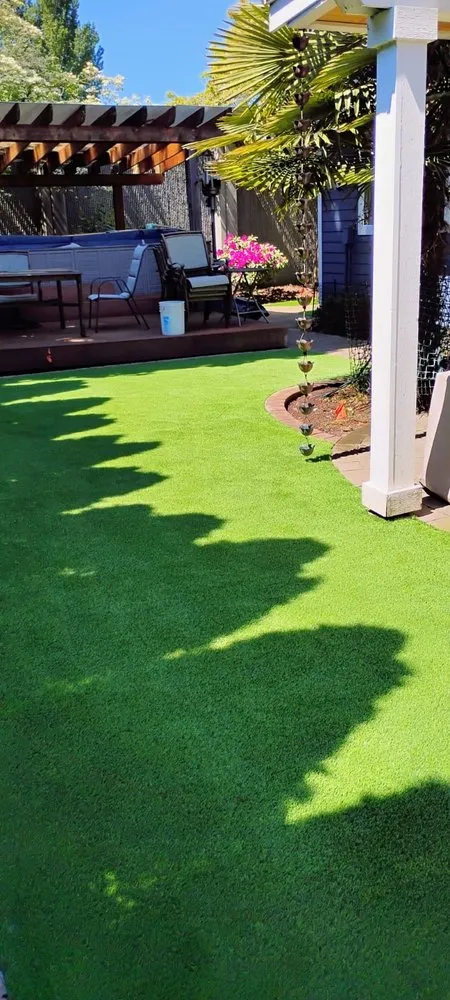 Top-rated garden landscaping in Rochester, WA by M Turf