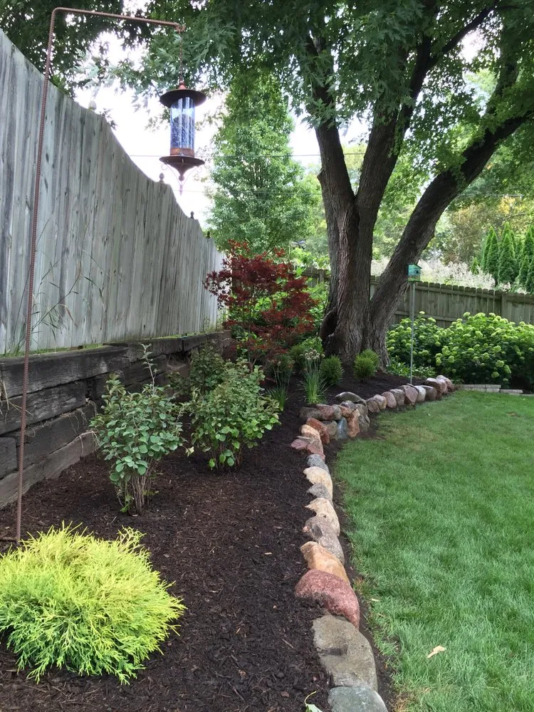 Expert outdoor landscaping in Rockford, IL - M2 Landscaping
