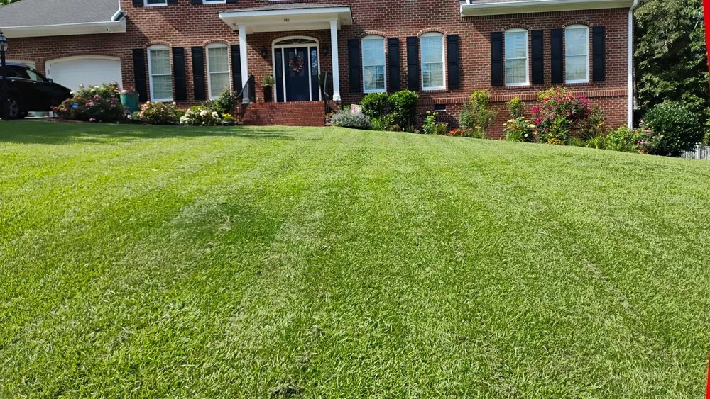 Local yard maintenance experts serving Lexington, SC - M&A Lawncare