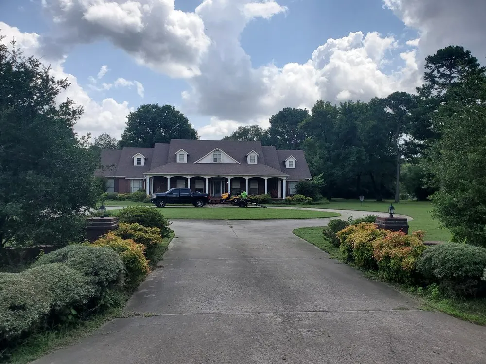 Affordable lawn mowing service in Little Rock, AR by Mabrie Mow N Go