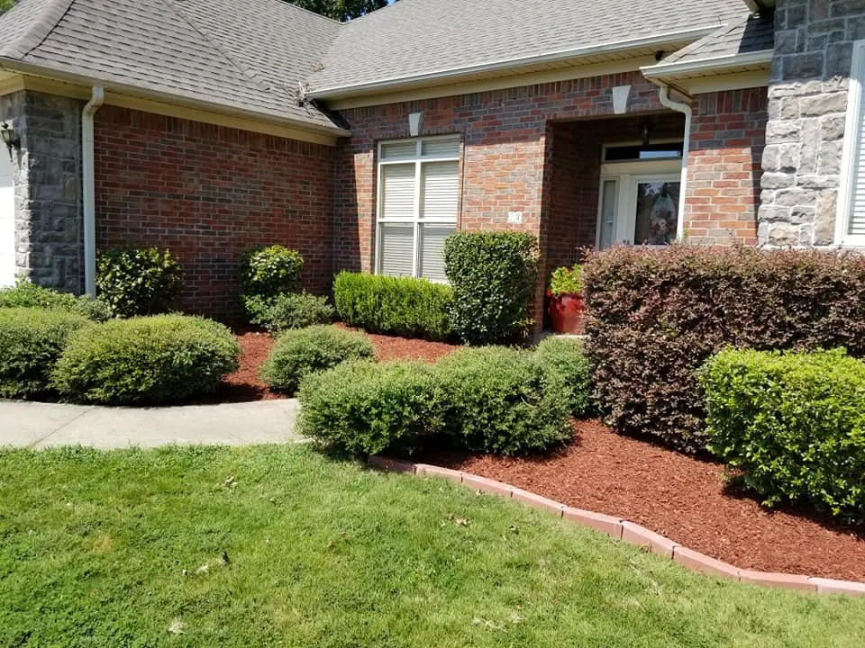 Top-rated outdoor landscaping with custom design in Little Rock, AR by Mabrie Mow N Go