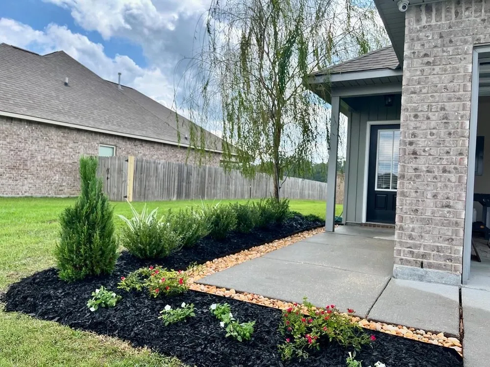 Top-rated landscaping services for residential properties in Baton Rouge, LA by Mabry Landscape Contractors