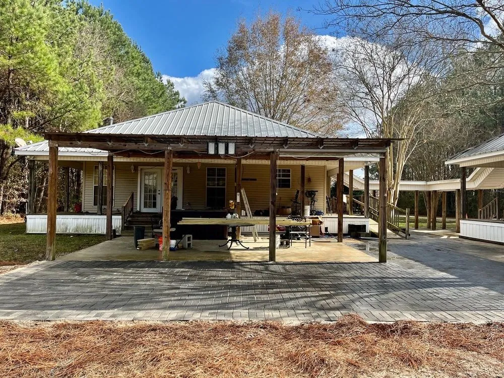 Reliable lawn mowing service experts serving Baton Rouge, LA - Mabry Landscape Contractors