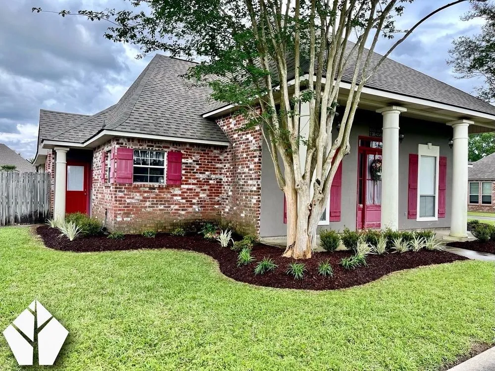 Reliable yard cleanup service in Baton Rouge, LA by Mabry Landscape Contractors