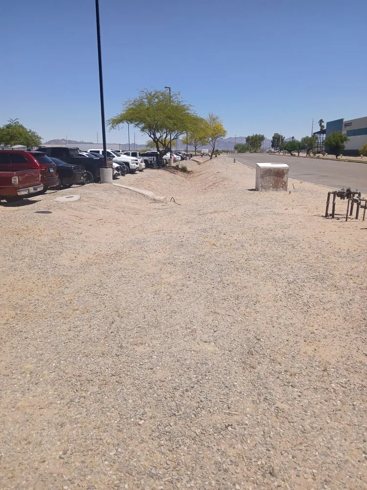 Professional lawn mowing service experts serving Yuma, AZ - MAC Landscape And Yard Maintenance