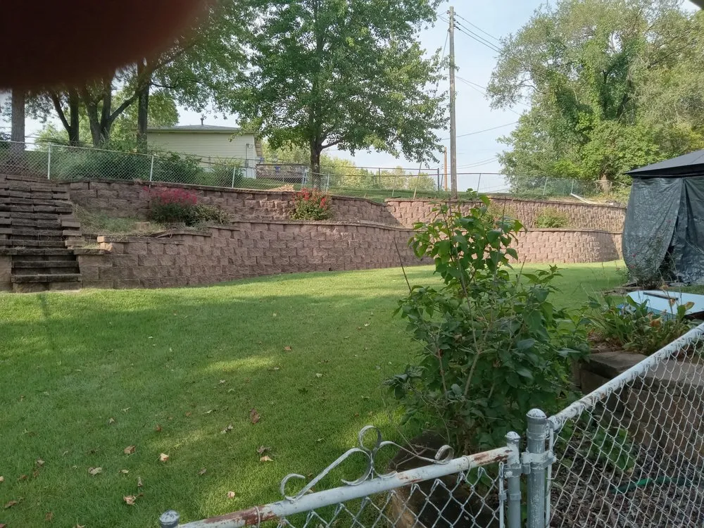 Expert landscape design experts serving De Soto, MO - Mac Tree Land Scape