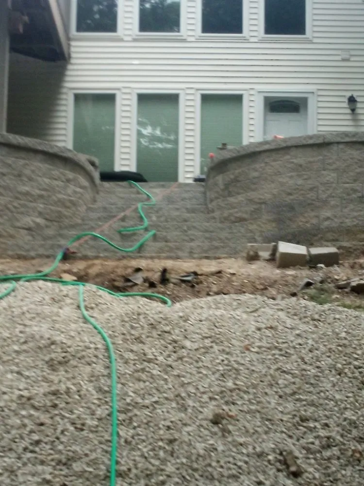 Local lawn mowing service in De Soto, MO by Mac Tree Land Scape