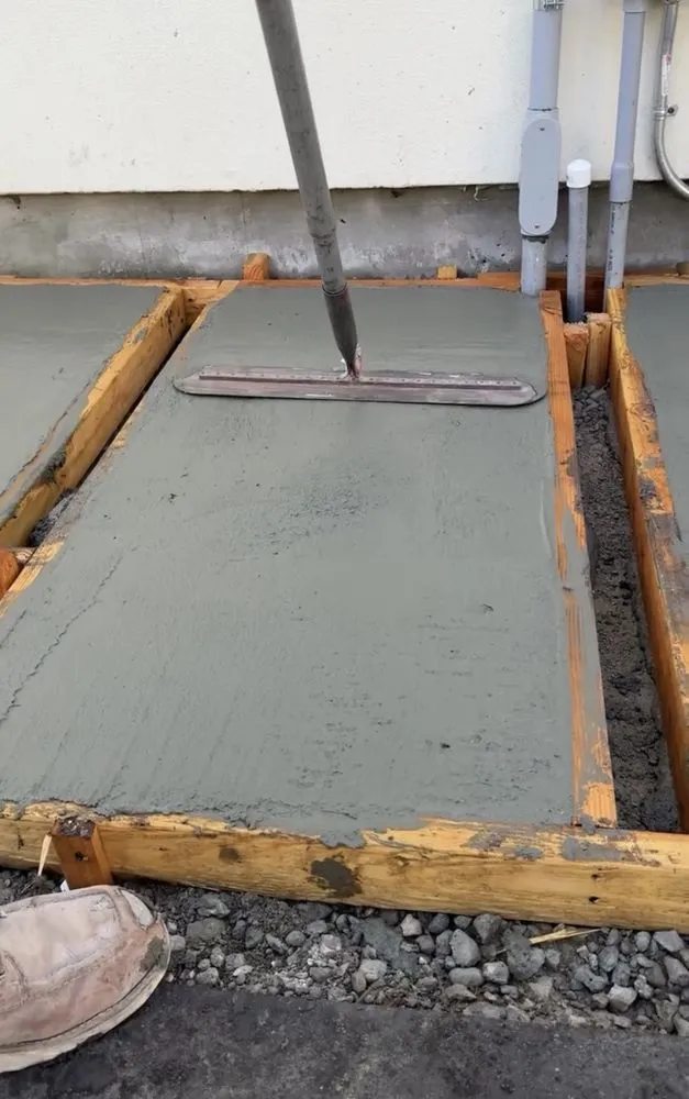 Local lawn care service for year-round maintenance across Bay Shore, NY - Macaslandscape Commercial & Residential services