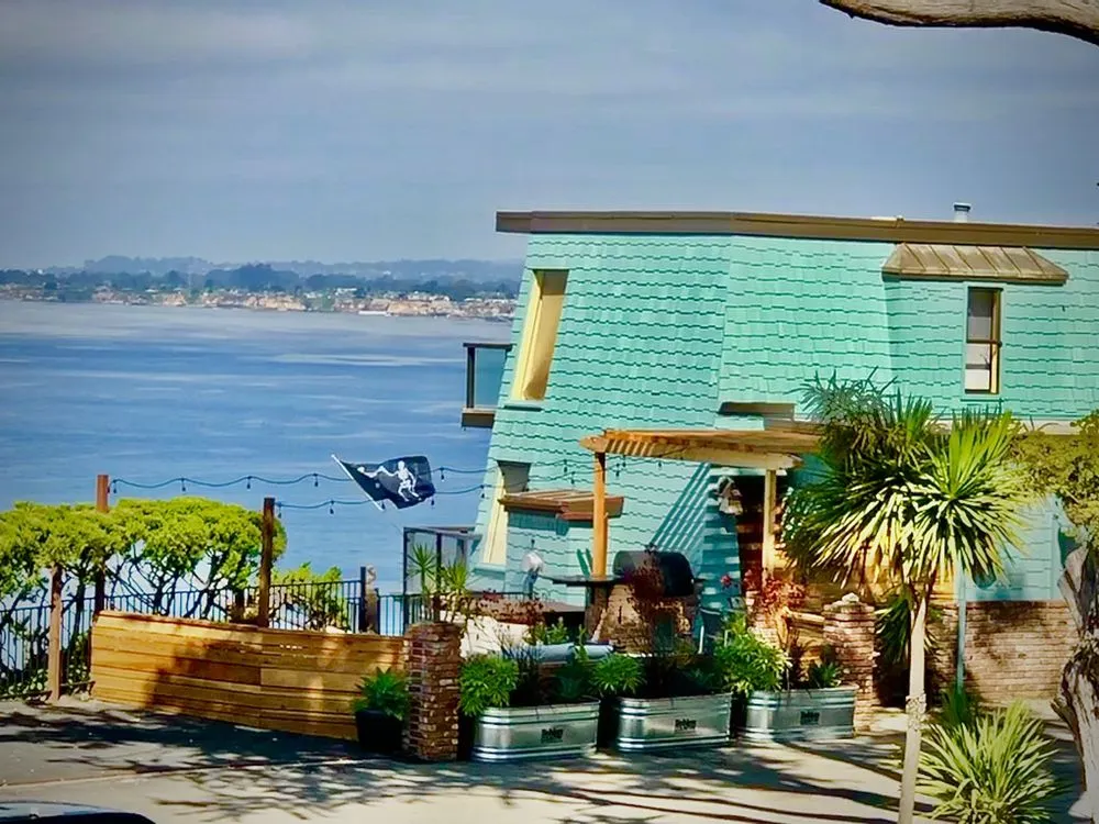 Custom outdoor landscaping for residential properties in Menlo Park, CA by Machtinger Landscaping