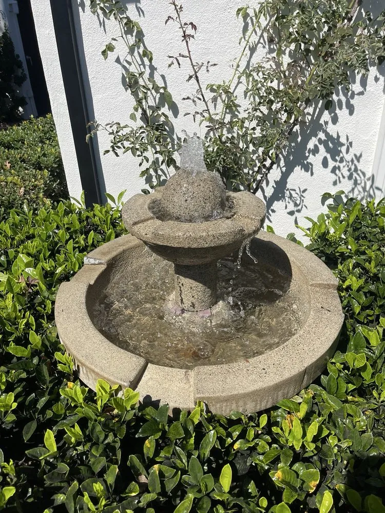 Top-rated lawn care service for beautiful yards in Menlo Park, CA by Machtinger Landscaping