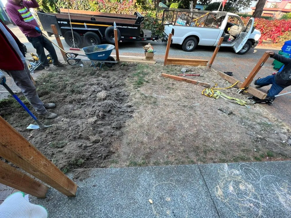 Reliable lawn mowing service in Auburn, WA - Maci Landscaping Services