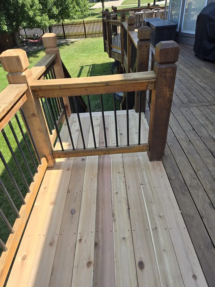 Custom lawn care service in Bonner Springs, KS by Macias Lawn Services