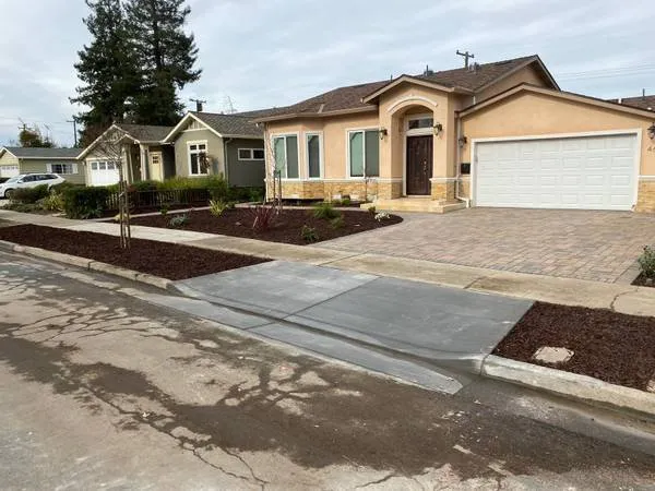 Affordable yard cleanup service in San Jose, CA by MACKS LANDSCAPE & TREE SERVICE