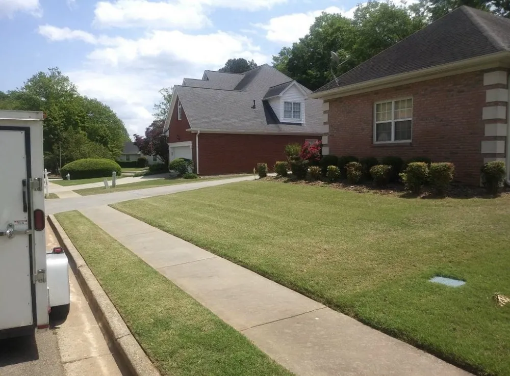 Local garden landscaping for beautiful yards in Louisville, KY by Mack’s Lawn Care