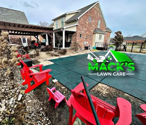 Mack’s Lawn Care Logo