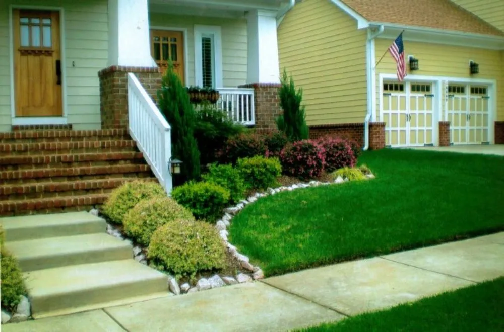 Trusted lawn care service with custom design in Moore, OK by Macks Lawn Care