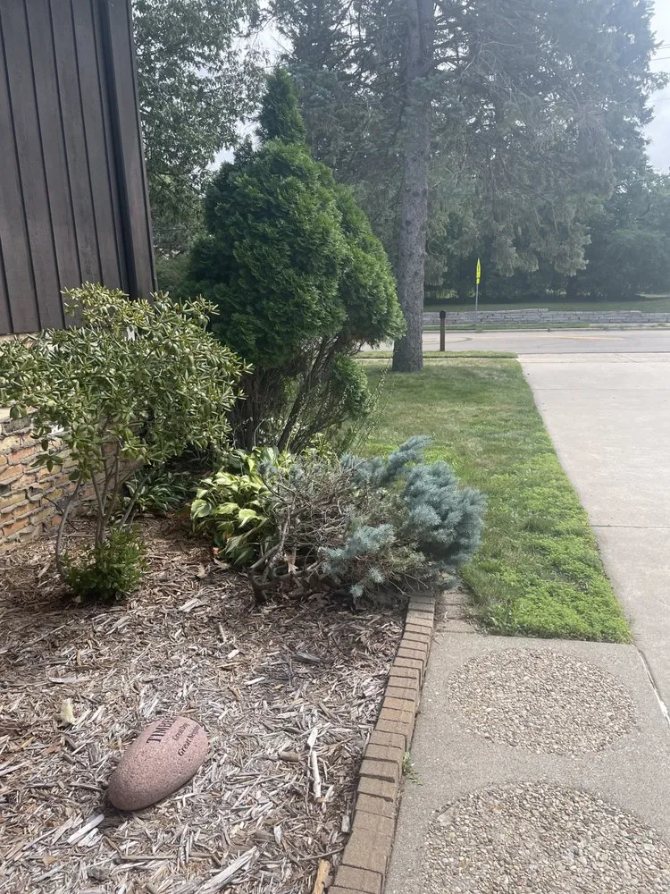 Affordable landscaping services with custom design in Edina, MN by Mack’s Mowing