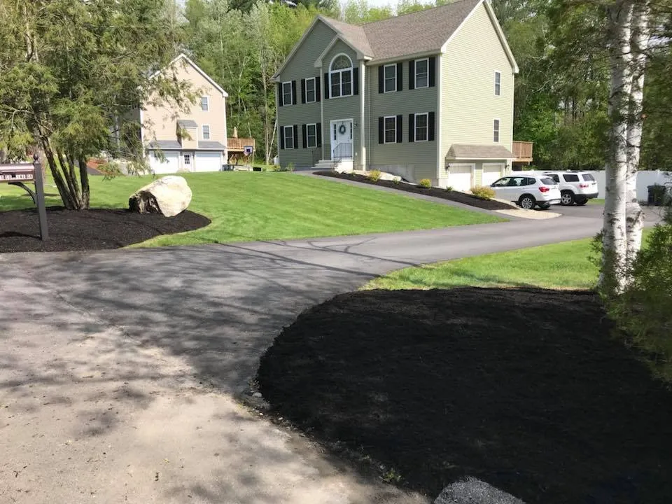 Professional lawn mowing service experts serving Dracut, MA - MacNeill Landscaping