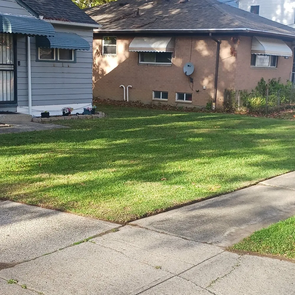 Top-rated residential landscaping in Cleveland, OH - Mac's in and out services