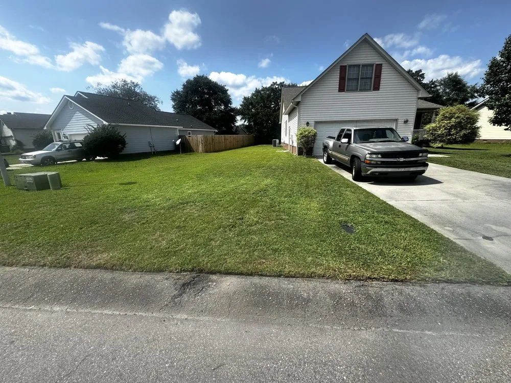 Custom yard maintenance in Fayetteville, NC - Mac’s Lawn Care