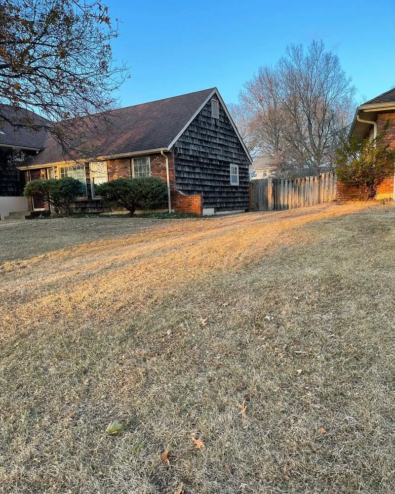 Affordable yard maintenance experts serving Lee's Summit, MO - Macs Lawn Care