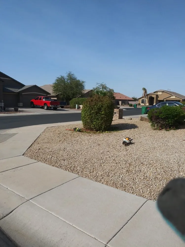 Reliable lawn mowing service in Maricopa, AZ - Mac's Lawn Service
