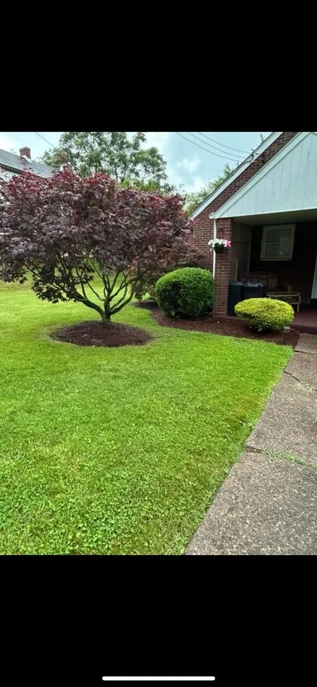 Top-rated landscape design in East McKeesport, PA by Mac's Mowing
