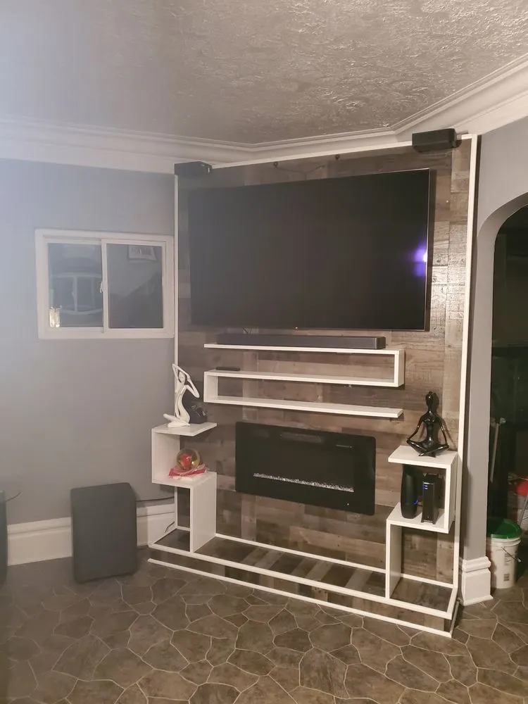 Custom lawn mowing service for residential properties across Akron, OH - Madera